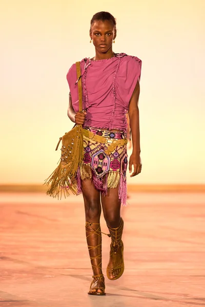 Look 38